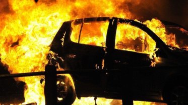 Фото: В Череповце пострадал водитель загоревшейся "Нивы"