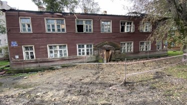 Фото: «Бараки — на свалку истории»: в Череповце сносят старые дома