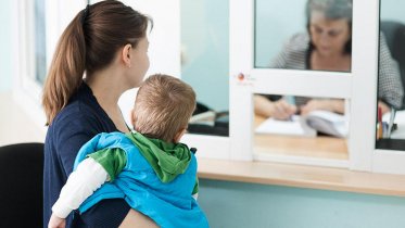 Фото: 500 череповецких семей пока не получили выплаты от президента