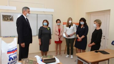 Фото: Череповецким школам передали 30 планшетов