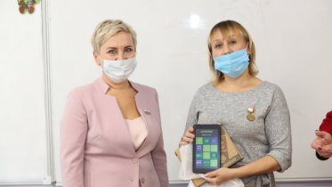 Фото: Еще две череповецкие школы получили планшеты для учащихся