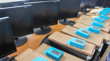 Фото: В Череповце компьютеры для учебы получила еще одна школа