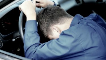 Фото: В Череповце пьяный водитель пытался отвезти в больницу избитого товарища