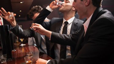 Фото: В Череповце пьяный посетитель кафе пытался подраться с росгвардейцами