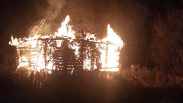 Фото: В заброшенном дачном доме сгорел мужчина
