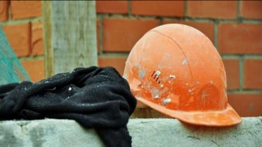 Фото: Монтажник в Череповце погиб на стройке из-за падения на него строительных блоков