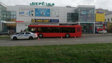 Фото: Девочка пострадала в салоне автобуса из-за маневра водителя и невнимательности родителей