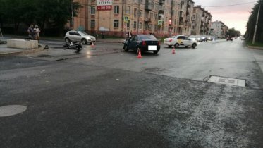 Фото: Иномарка сбила мотоциклиста в Череповце