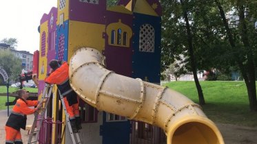 Фото: В Череповце стартовала замена оборудования на общегородских детских площадках