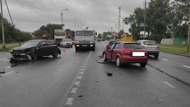 Фото: ДТП с четырьмя автомобилями устроил пьяный водитель в Череповце