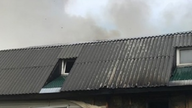 Фото: По неизвестной причине под Череповцом загорелся частный дом