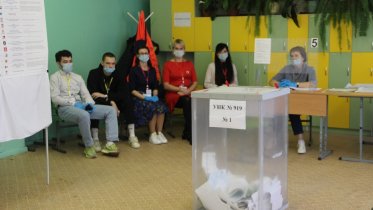 Фото: Череповчане голосуют на выборах в Госдуму и Заксобрание региона