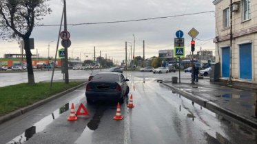 Фото: На череповецком перекрестке водитель одной иномарки «догнал» другую