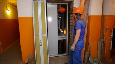Фото: В Череповце до конца года заменят 88 лифтов