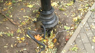 Фото: Неизвестные украли кабель в строящемся сквере в Череповце