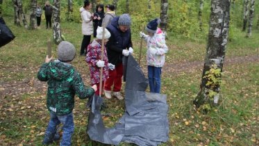 Фото: Макаринскую рощу привели в порядок воспитанники центра «Наши дети»