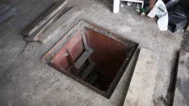 Фото: Двое братьев едва не задохнулись в кессоне в Череповце