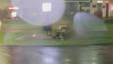 Фото: Легендарная «копейка» в Череповце вновь оказалась в центре внимания подростков