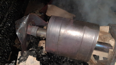 Фото: Под Череповцом огонь от горящей бани перебросился на автомобили