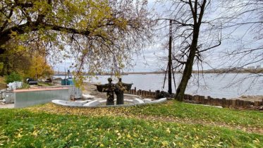 Фото: На Соборной горке приступили к укреплению берега