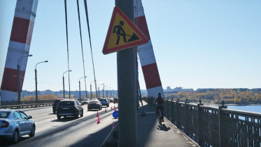 Фото: Велосипедисты продолжат пользоваться Октябрьским мостом после его закрытия на ремонт