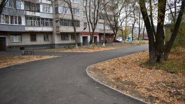 Фото: Проезд к ряду домов на проспекте Победы отремонтировали в Череповце