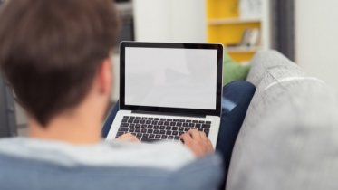 Фото: Командированным, приехавшим в Череповец, предлагают заплатить за прививку от Covid-19, чтобы не отказывать в предоставлении интимных услуг