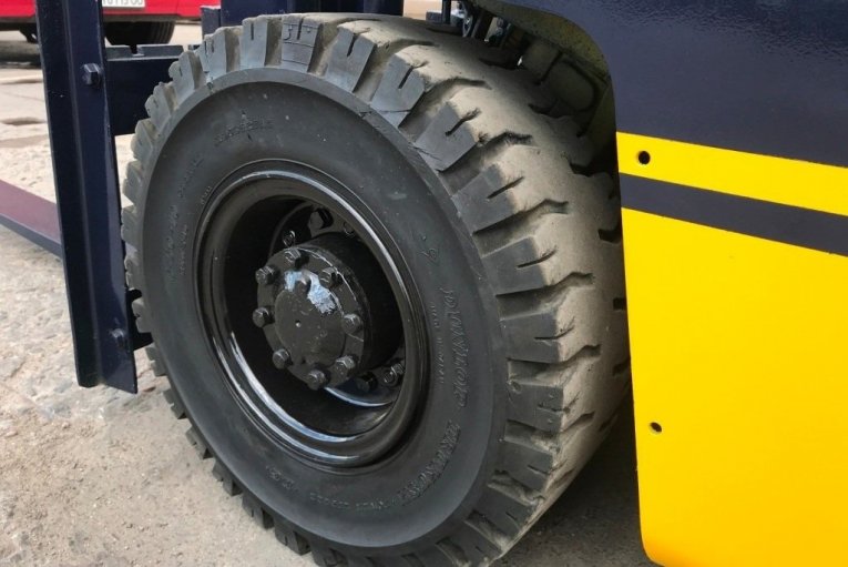 Фото: Несовершеннолетние в Череповце угнали автопогрузчик