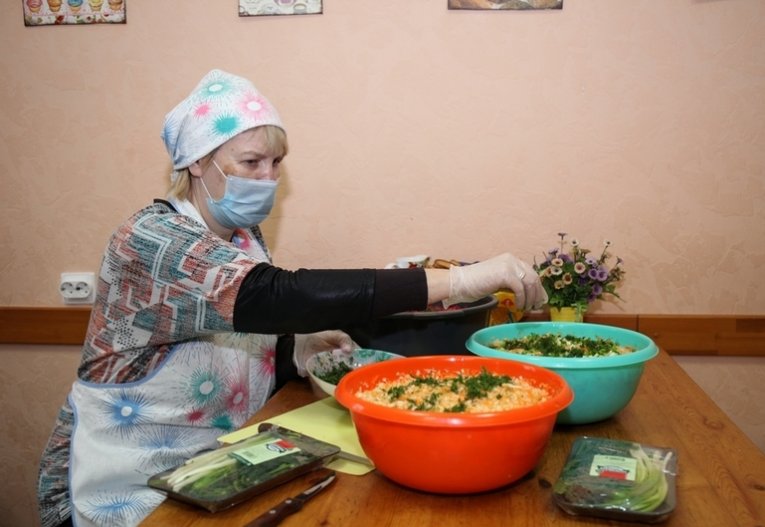 Фото: В Череповце бесплатно накормят бездомных