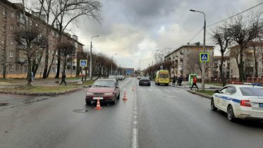 Фото: Череповчанин на «зебре» угодил под колеса иномарки