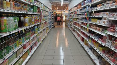 Фото: Пьяному череповчанину захотелось поприставать к покупателям в супермаркете