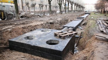 Фото: Строители из Санкт-Петербурга испортили череповецкие газоны