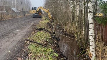 Фото: Специалисты завершили расчистку обочины в направлении восьмого причала