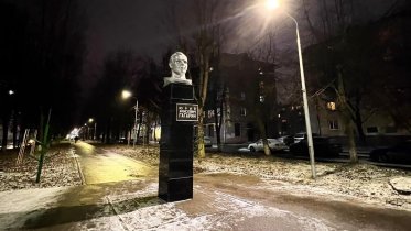 Фото: Пешеходная аллея улицы Гагарина стала светлее в Череповце