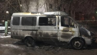 Фото: Пассажирская «Газель» сгорела в Череповце