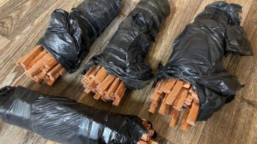 Фото: В Череповце двое заводчан пытались украсть 4 пакета с медью