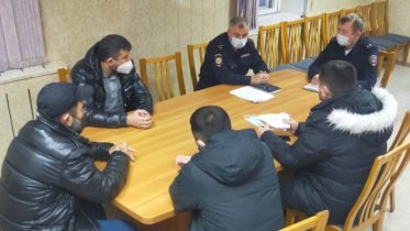 Фото: Череповецкие полицейские провели встречу с представителями национальных диаспор