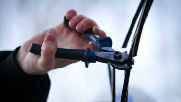 Фото: Череповчанина, неоднократно срезавшего кабель с гаражных боксов, удалось разыскать во время очередного «промысла»