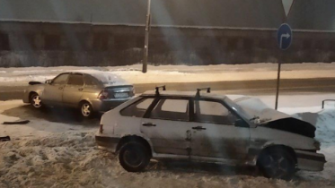 Фото: Пассажир отечественной легковушки госпитализирован после ДТП в Череповце