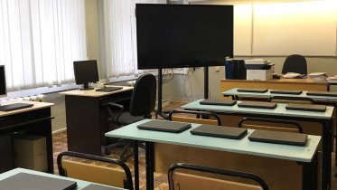 Фото: В Череповце одна из школ ушла на дистанционку