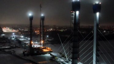 Фото: Пилоны нового моста достроят до конца 2021 года