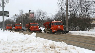 Фото: 900 КамАЗов снега вывезли из Череповца