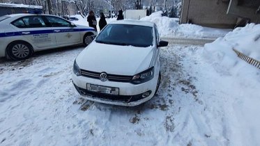 Фото: В Череповце на территории больницы сбили пешехода