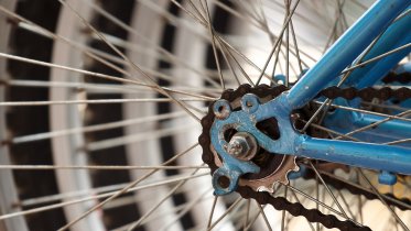 Фото: Череповчанин похитил велосипед у курьера