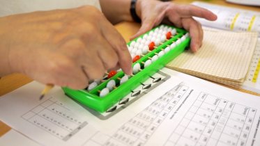 Фото: Череповецкие пенсионеры, перенесшие коронавирус, займутся ментальной арифметикой