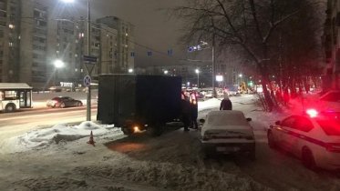 Фото: Пенсионерка попала под колеса «Газели» на тротуаре