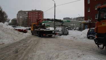 Фото: Расчистка дублеров Победы продолжается в выходные дни в Череповце
