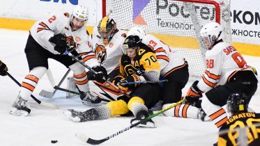 Фото: Череповецкий «Алмаз» снова одержал победу над «Амурскими тиграми»