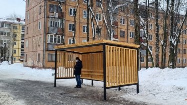 Фото: В Череповце для пассажиров появились еще 4 деревянные остановки