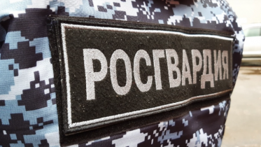 Фото: Троих дебоширов за одну ночь пришлось уводить росгвардейцам из кафе в Череповце